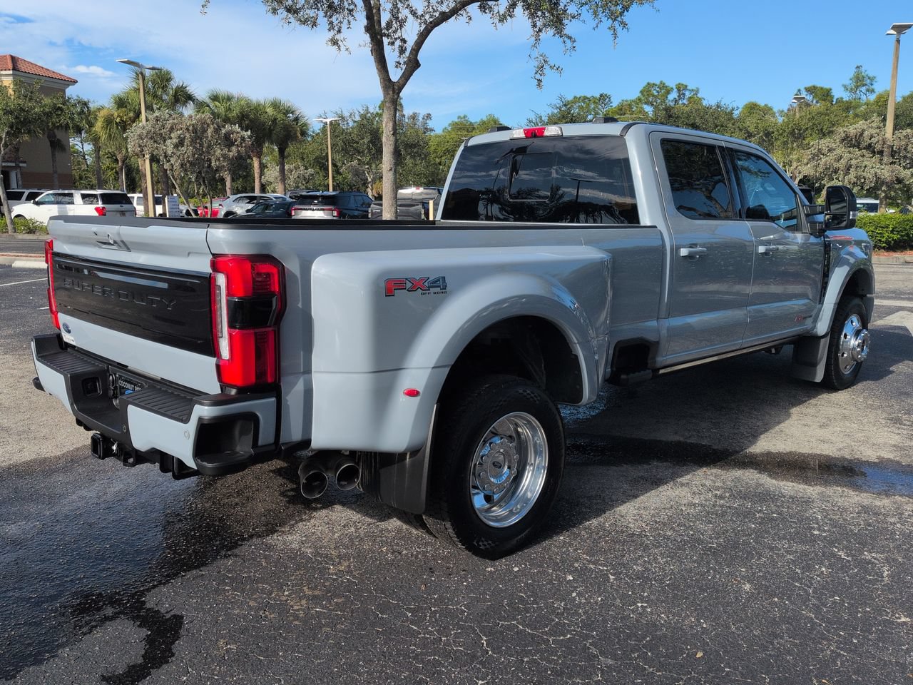 Certified 2026 Ford F450 Platinum w/ FX4 Off-Road Package AWD/4WD image 4