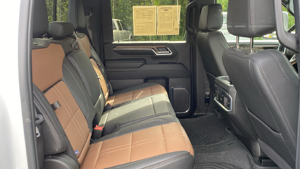 Used 2025 Chevrolet Silverado 3500 High Country w/ High Country Premium Package AWD/4WD image 13