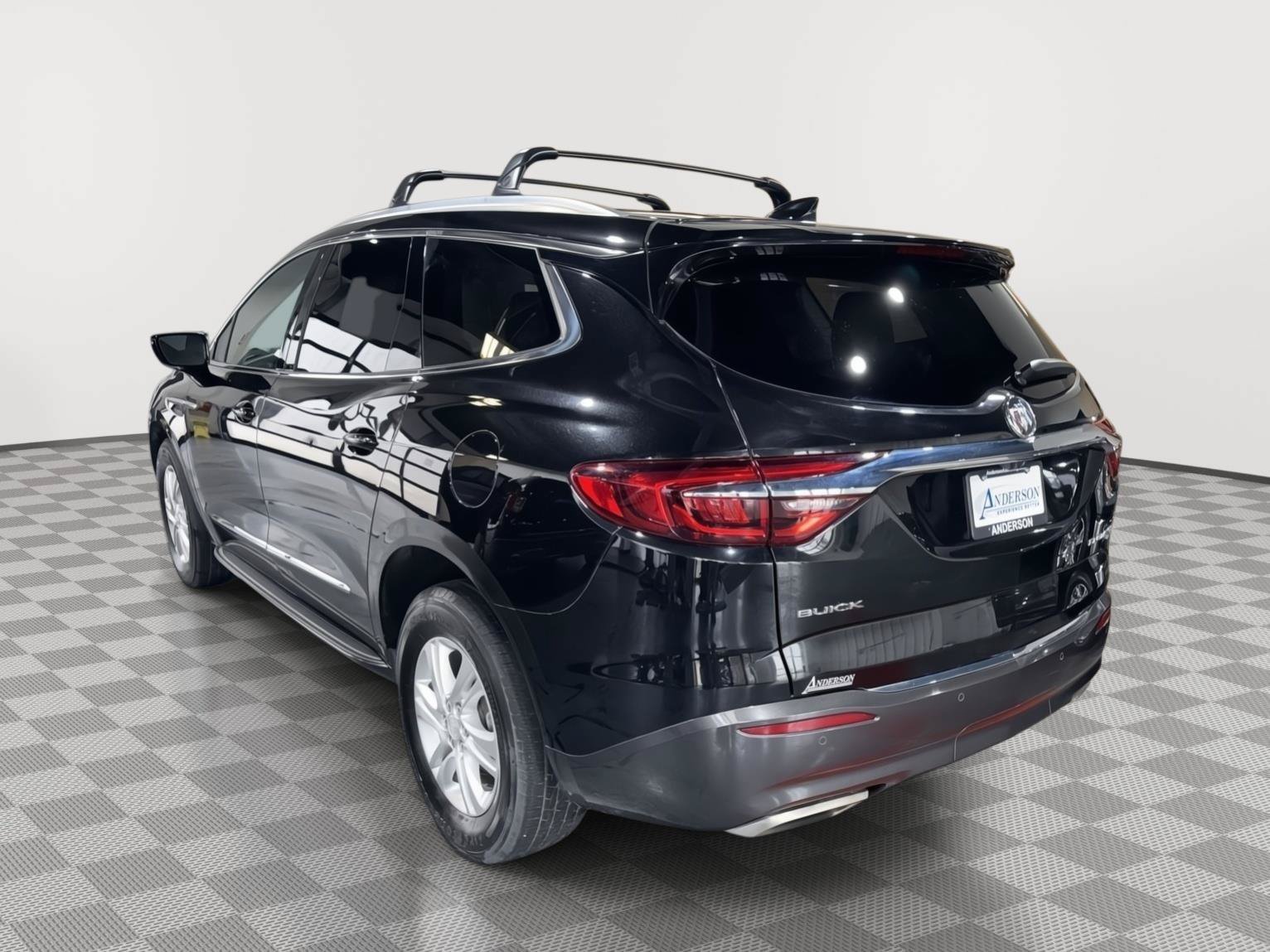 Used 2018 Buick Enclave Premium w/ LPO, Hit The Road Package AWD/4WD image 9