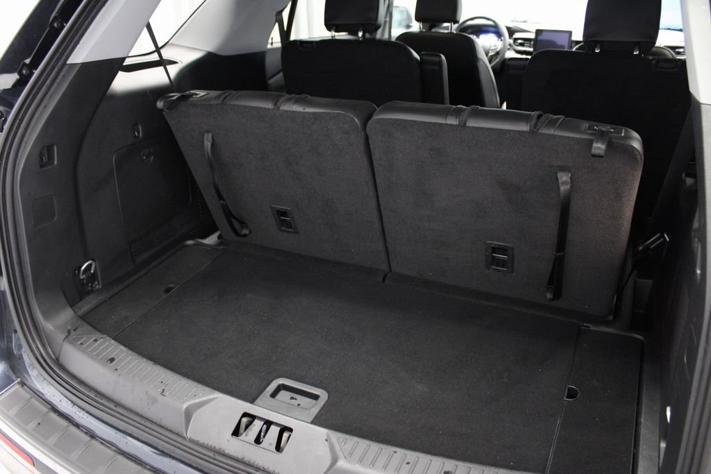 Certified 2024 Ford Explorer XLT w/ Equipment Group 202A AWD/4WD image 13