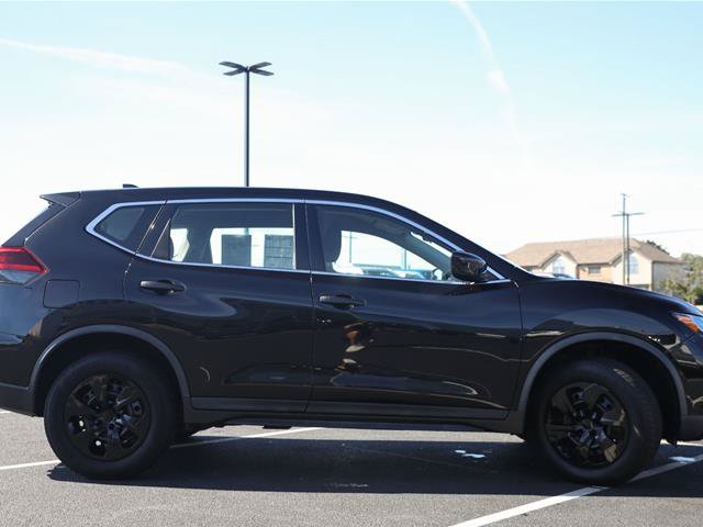Used 2020 Nissan Rogue S AWD/4WD image 10