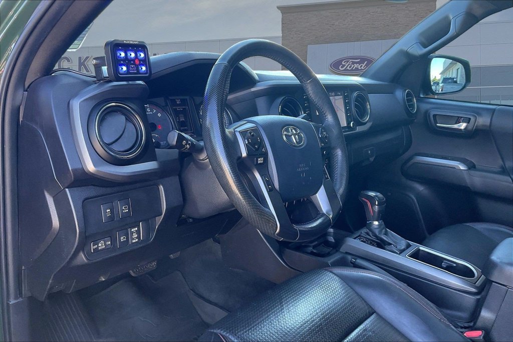 Used 2020 Toyota Tacoma TRD Pro AWD/4WD image 17