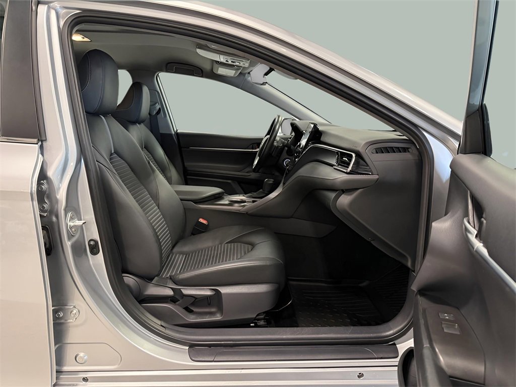 Used 2023 Toyota Camry SE image 24