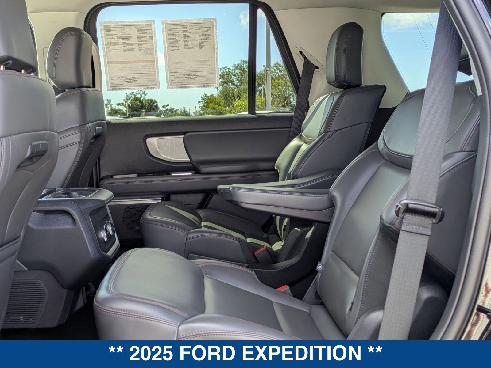 Certified 2025 Ford Expedition Active image 17