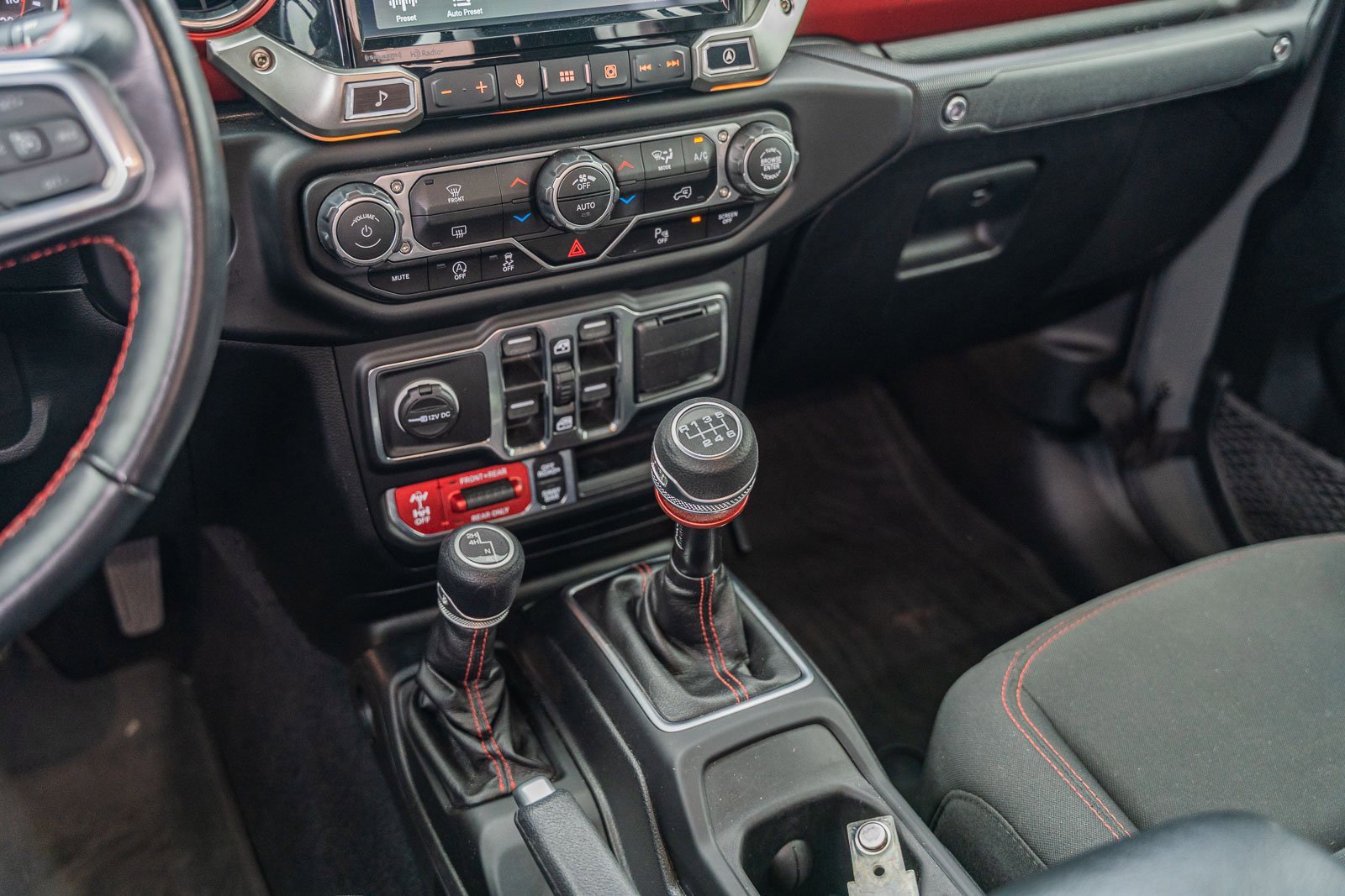 Used 2021 Jeep Gladiator Rubicon w/ Safety Group image 23