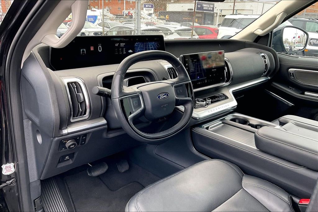 Certified 2025 Ford Expedition Platinum AWD/4WD image 12