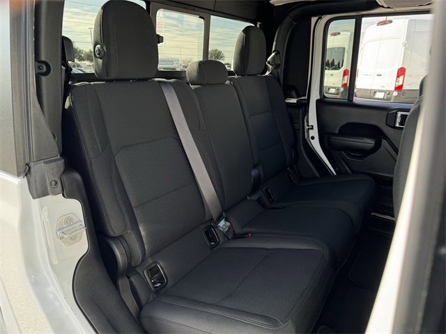 Used 2022 Jeep Gladiator Willys image 29