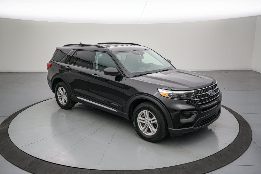 Certified 2024 Ford Explorer XLT AWD/4WD image 2