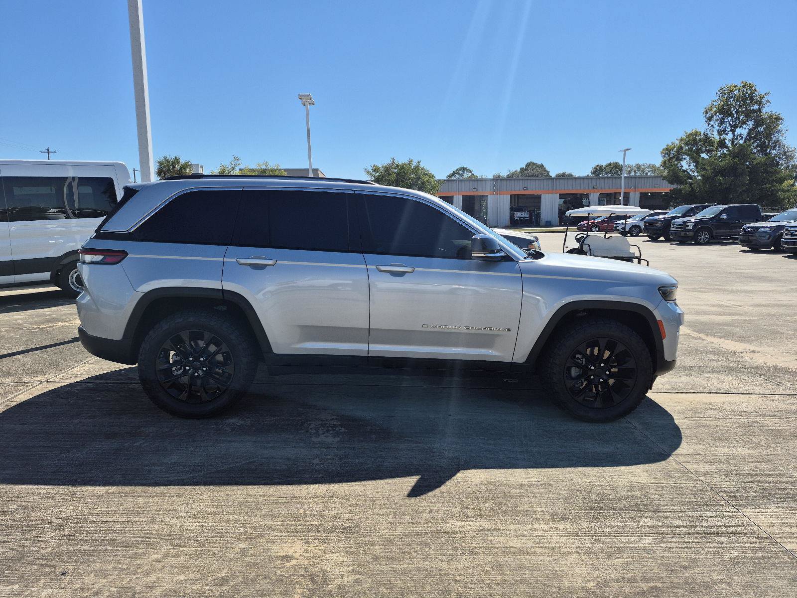 Used 2022 Jeep Grand Cherokee Limited 4xe AWD/4WD image 16