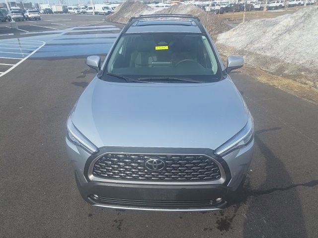 Used 2024 Toyota Corolla Cross XLE w/ Convenience Package image 6