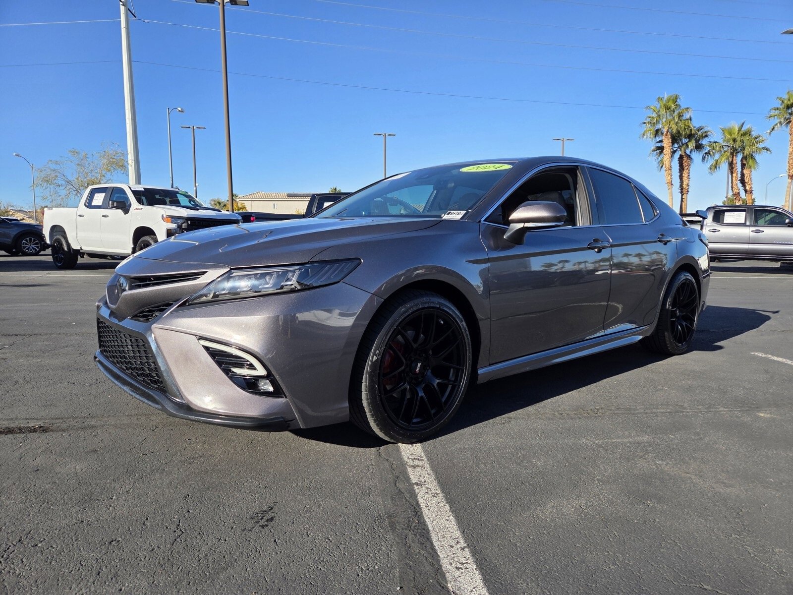 Used 2024 Toyota Camry SE image 2