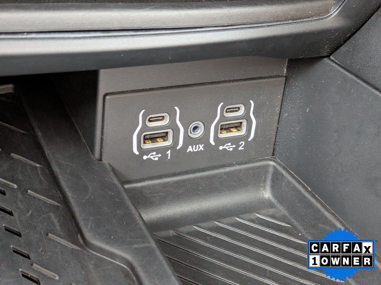 Used 2025 Chrysler Pacifica Limited FWD image 28