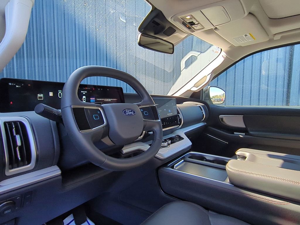 Certified 2025 Ford Expedition Active AWD/4WD image 14