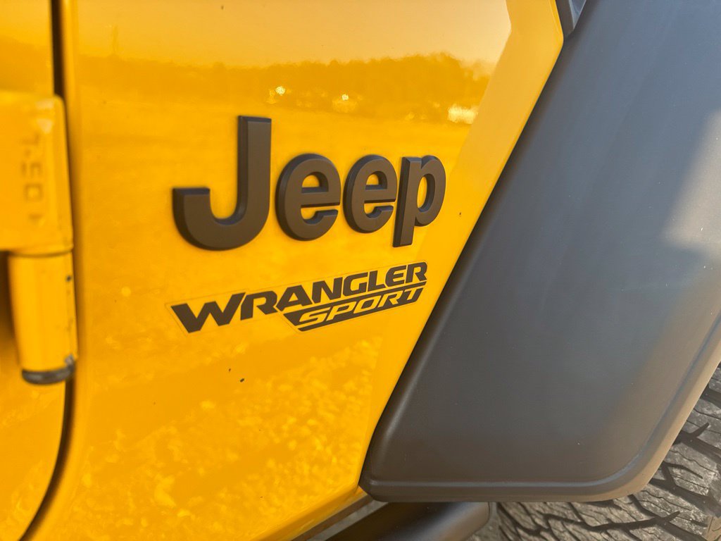 Used 2021 Jeep Wrangler Sport AWD/4WD image 13