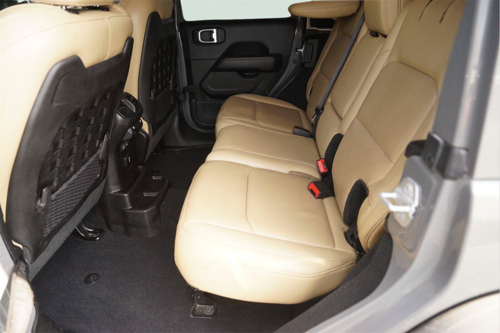 Used 2019 Jeep Wrangler Unlimited Rubicon AWD/4WD image 12