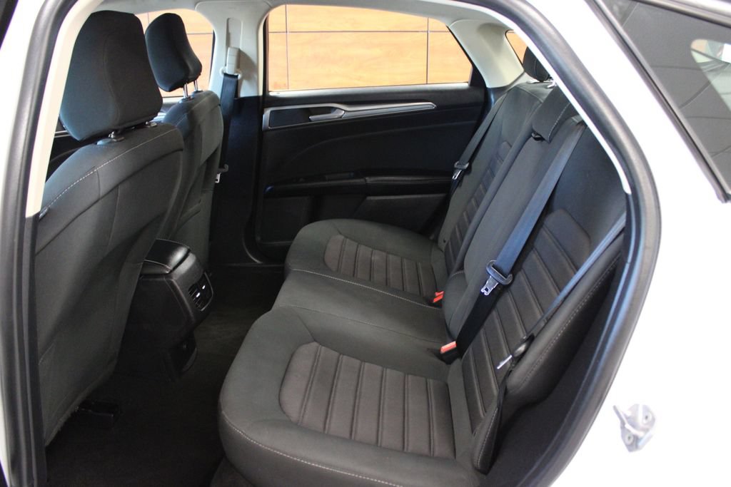 Certified 2020 Ford Fusion SE FWD image 21