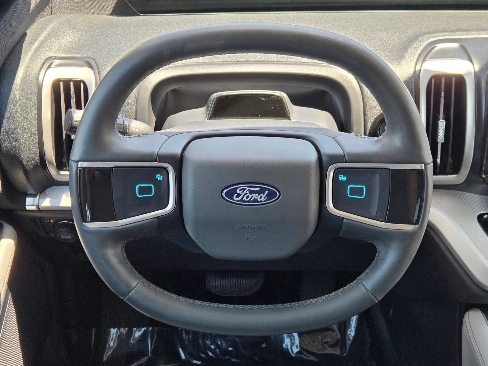 Certified 2025 Ford Expedition Active AWD/4WD image 15