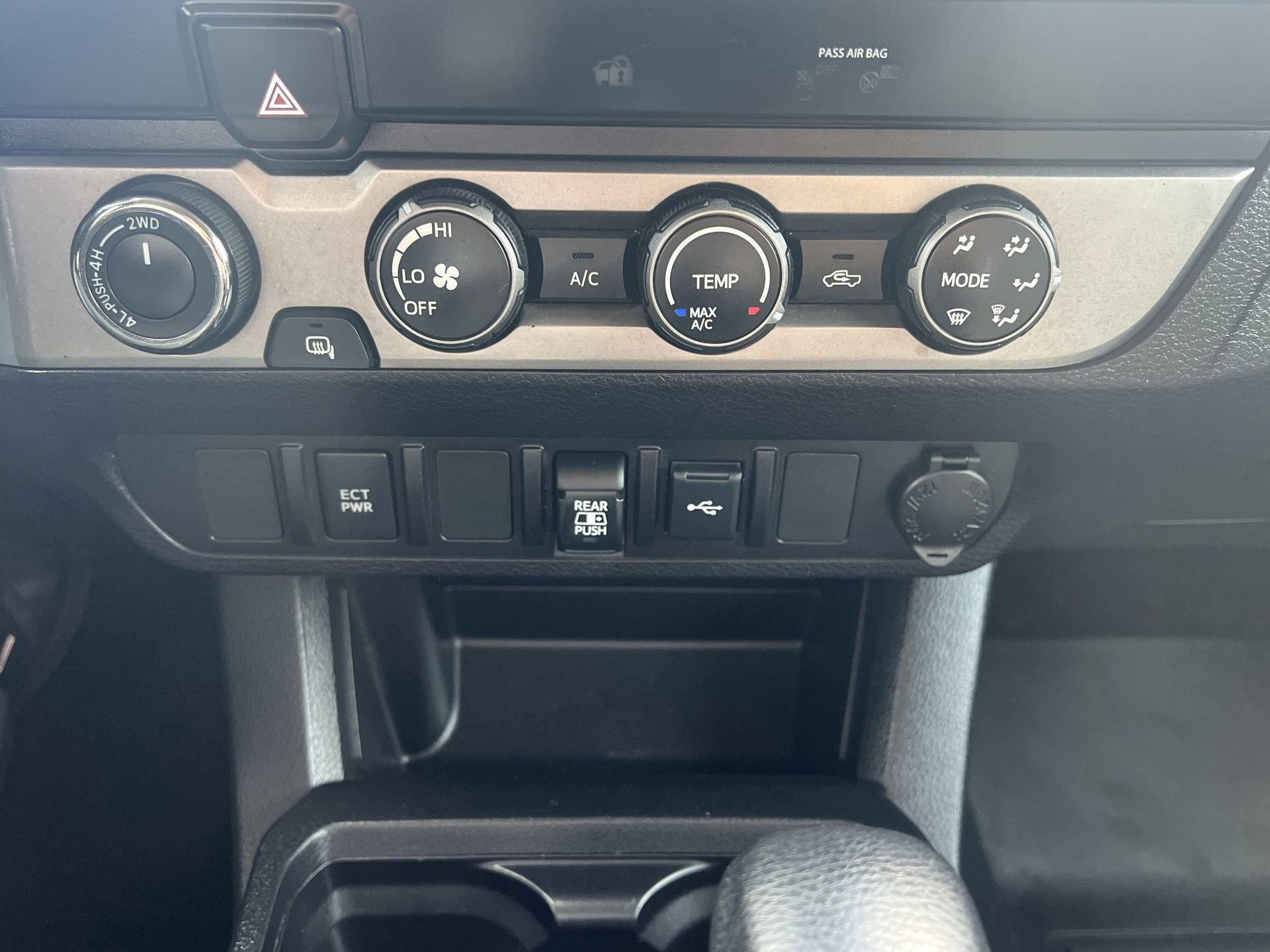 Used 2020 Toyota Tacoma 4x4 Double Cab image 8