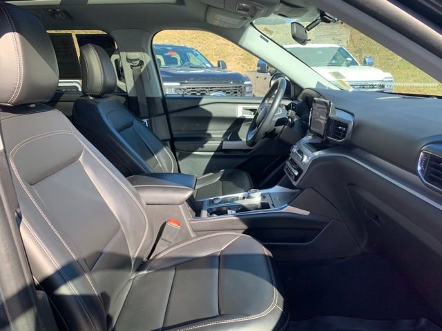 Certified 2023 Ford Explorer XLT w/ Equipment Group 202A image 31