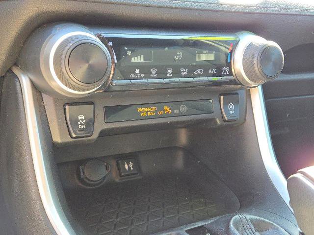 Used 2019 Toyota RAV4 LE image 25