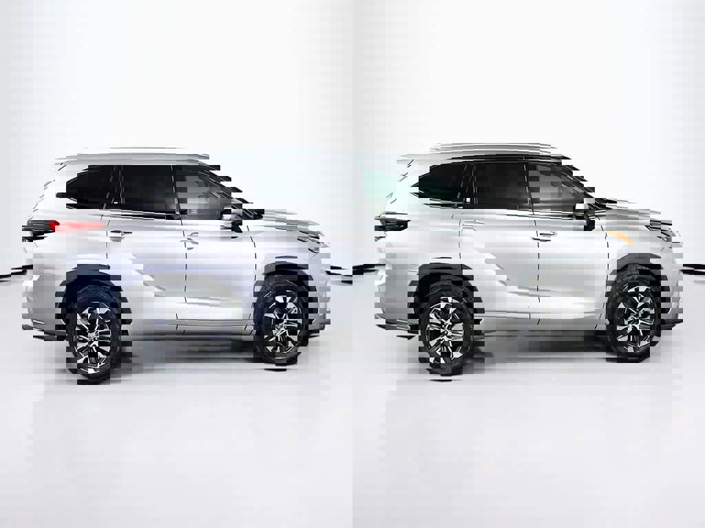 Used 2020 Toyota Highlander XLE image 26