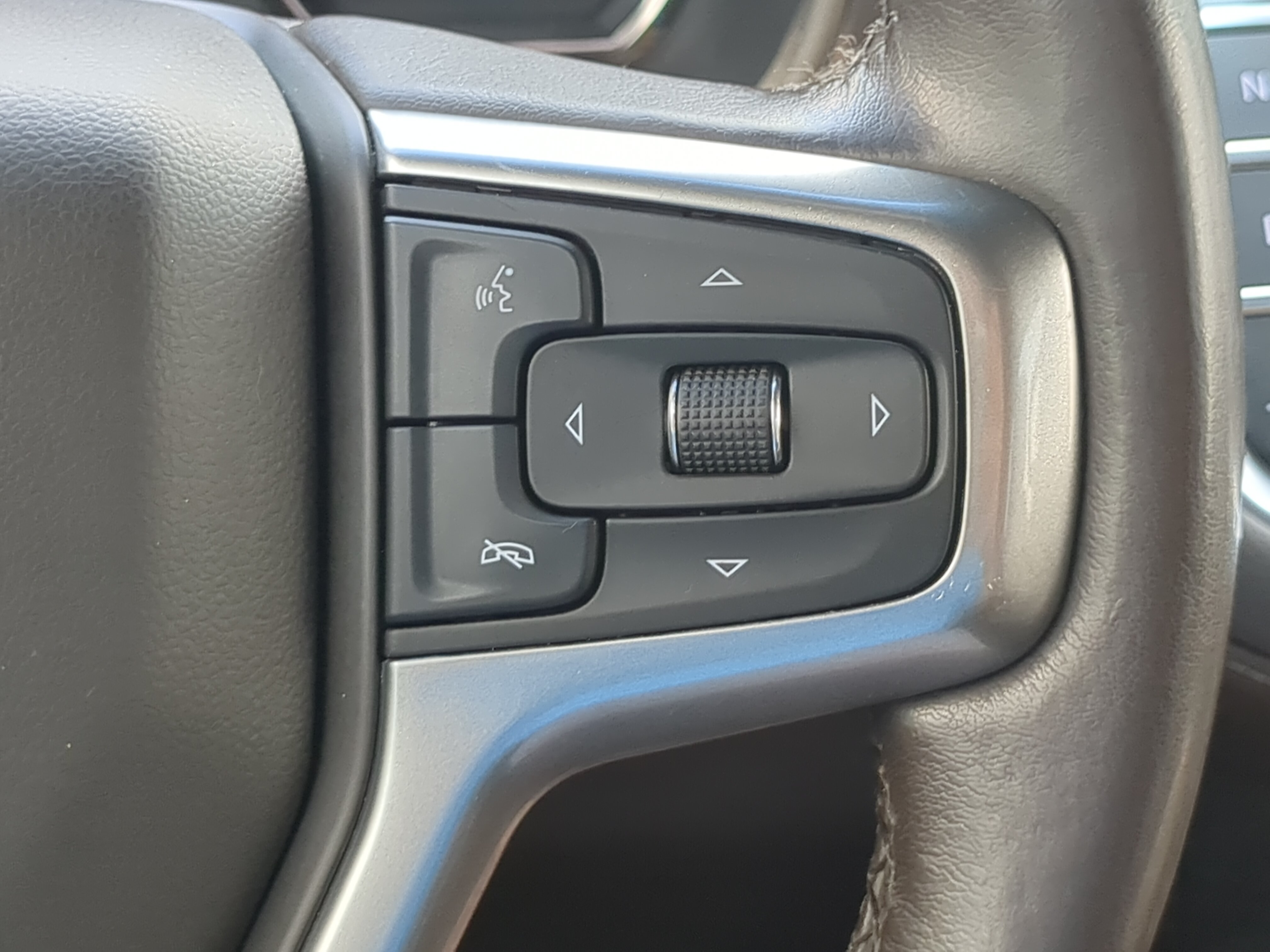 Used 2021 Chevrolet Tahoe Z71 AWD/4WD image 23