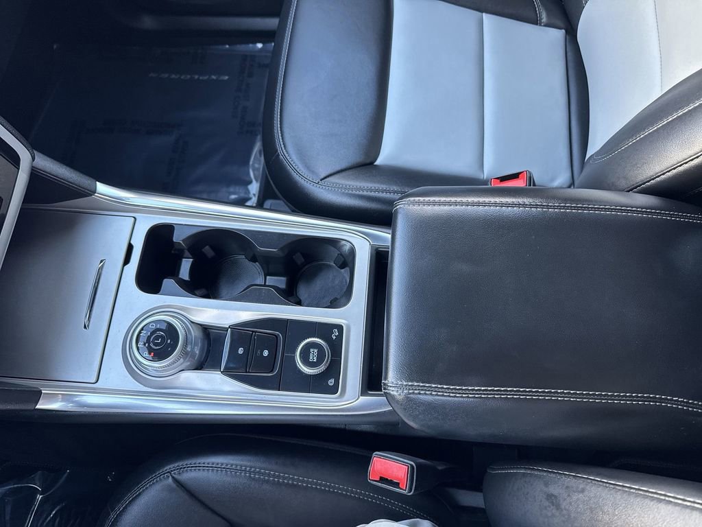 Certified 2022 Ford Explorer XLT w/ Equipment Group 202A image 20