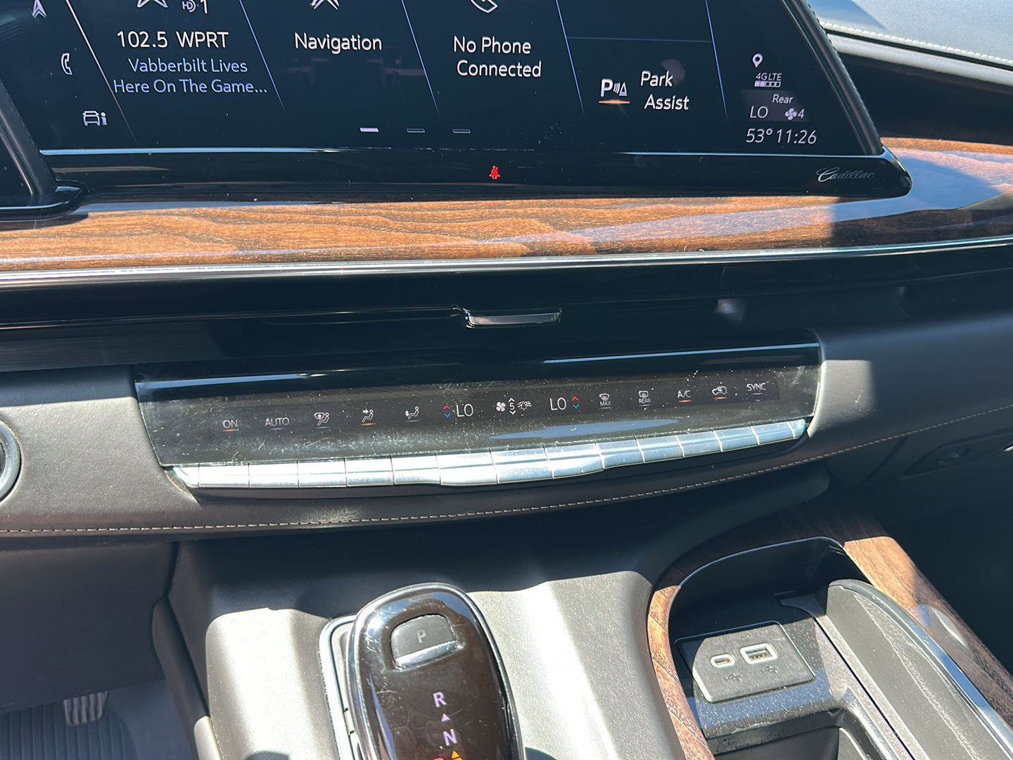 Used 2021 Cadillac Escalade Sport Platinum w/ LPO, ONYX Package AWD/4WD image 18