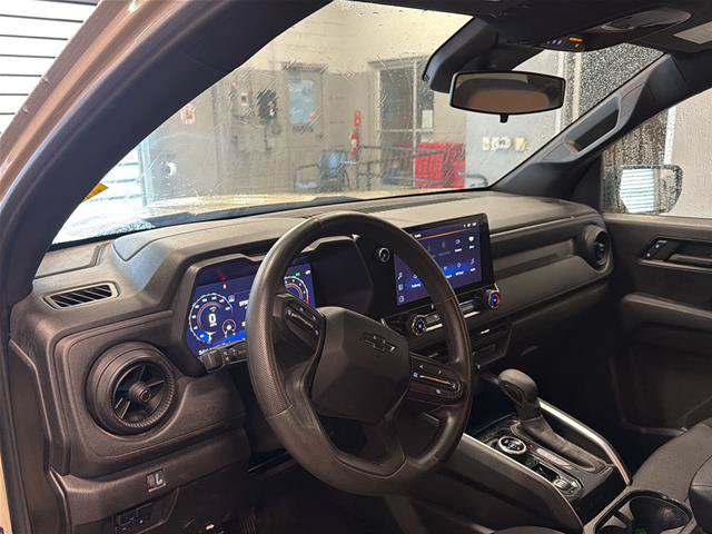 Used 2024 Chevrolet Colorado Trail Boss w/ Technology Package AWD/4WD image 9