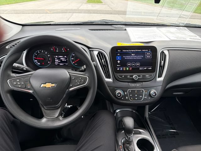 Used 2023 Chevrolet Malibu LT FWD image 15