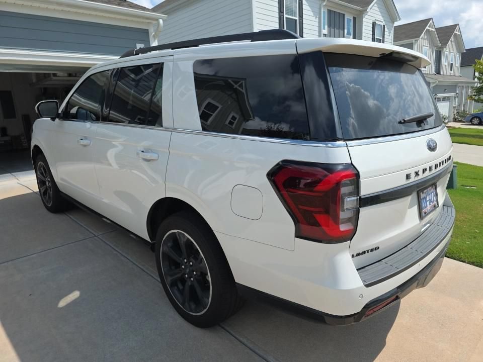 Certified 2023 Ford Expedition Limited AWD/4WD image 3