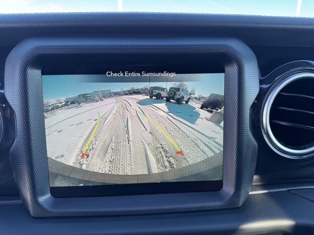 Used 2023 Jeep Wrangler Unlimited Sahara image 20