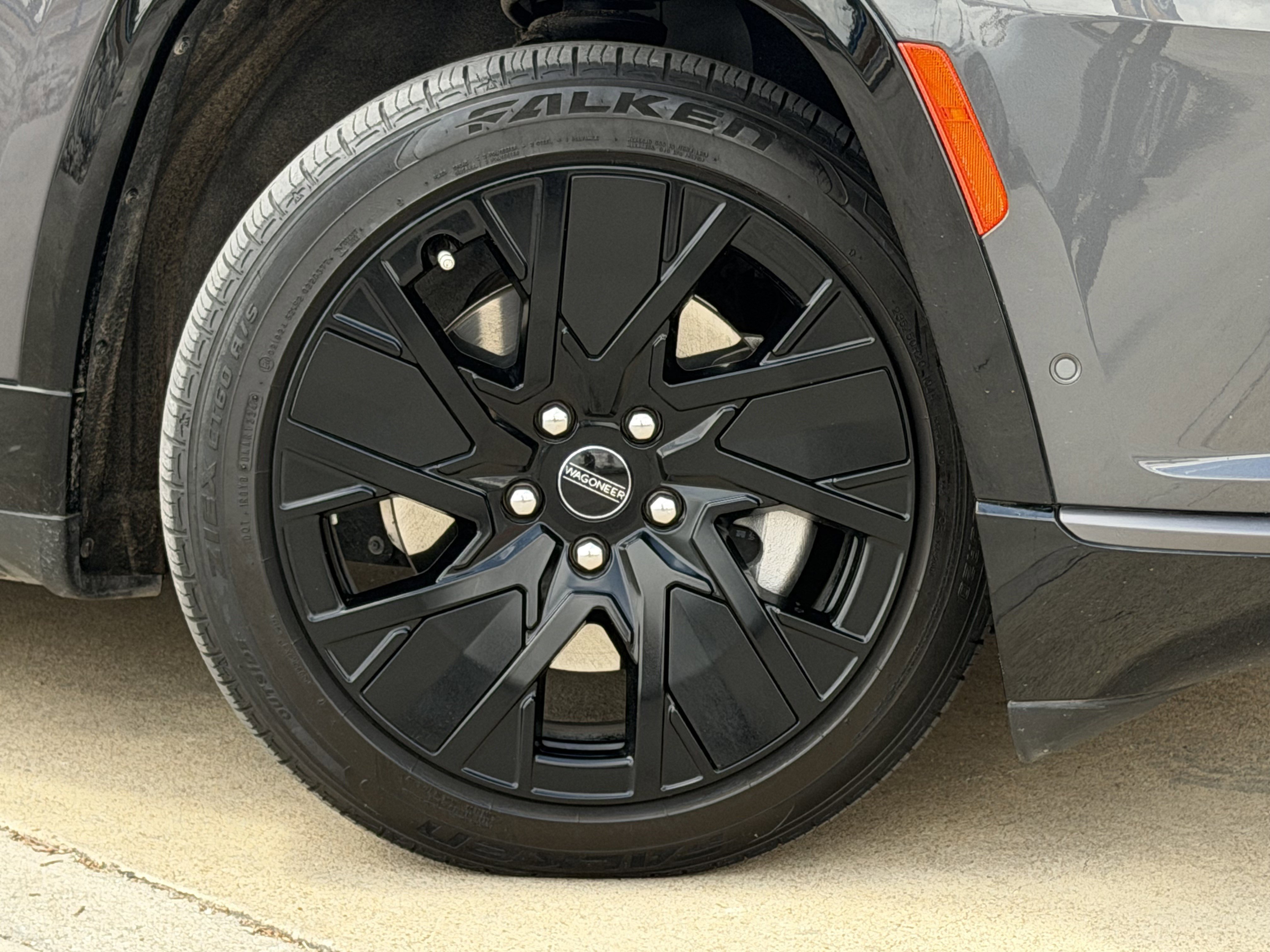 Used 2024 Jeep Wagoneer Launch Edition image 5