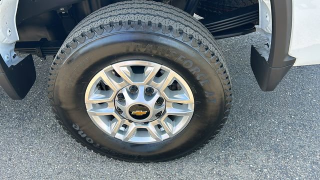 Used 2025 Chevrolet Silverado 2500 LT w/ Convenience Package AWD/4WD image 6