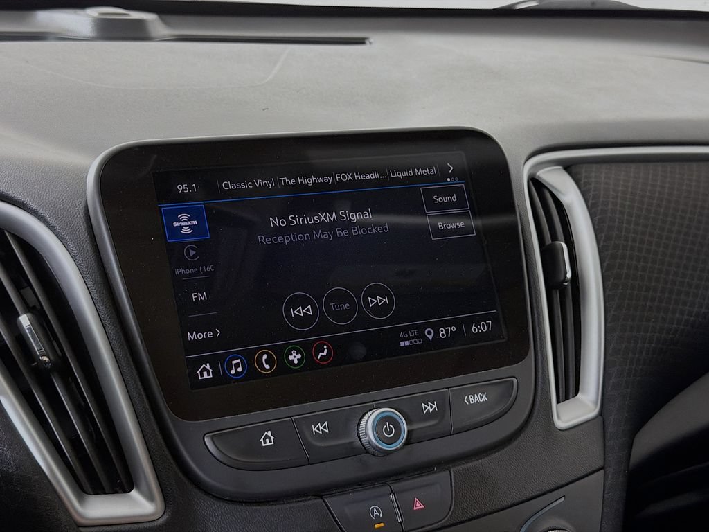 Used 2024 Chevrolet Malibu LT FWD image 17