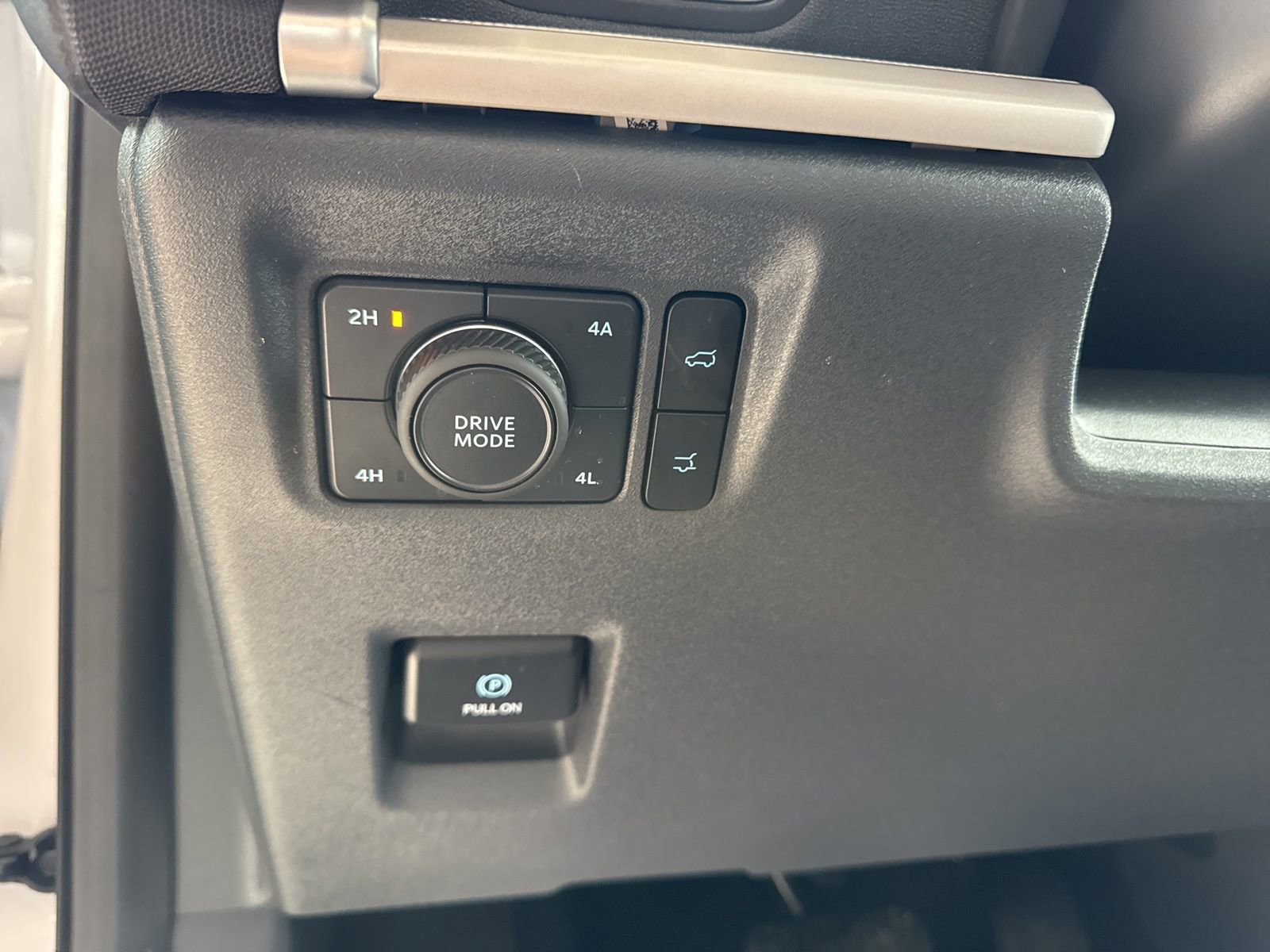 Certified 2025 Ford Expedition Active AWD/4WD image 29