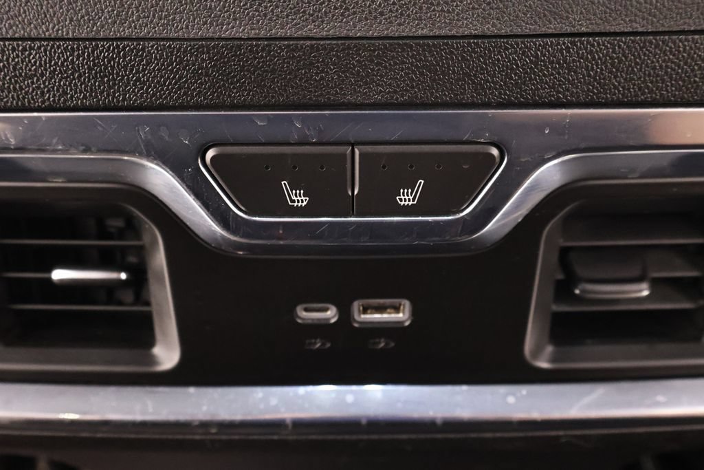 Used 2024 Chevrolet Silverado 3500 High Country w/ High Country Premium Package AWD/4WD image 18