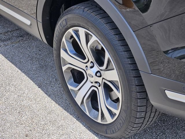 Certified 2018 Ford Explorer Platinum AWD/4WD image 8
