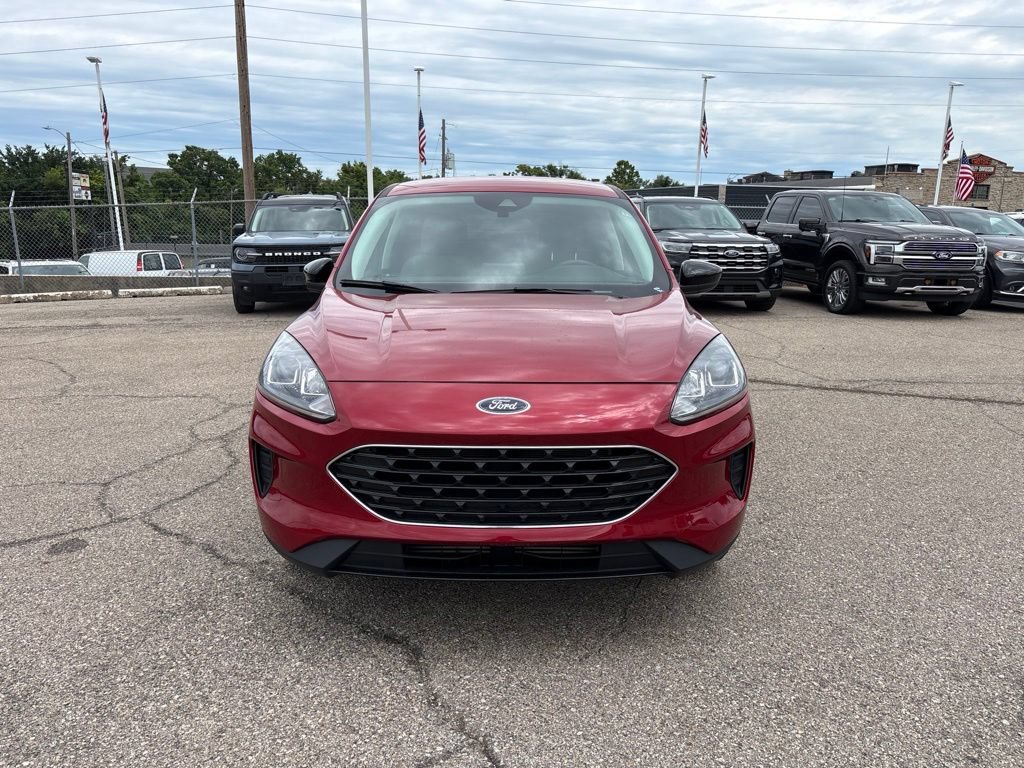 Certified 2022 Ford Escape SE w/ SE Sport Appearance Package AWD/4WD image 2