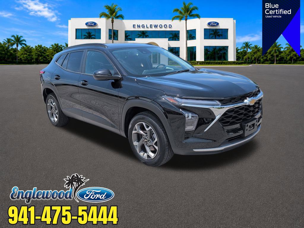 Used 2024 Chevrolet Trax LT w/ Sunroof Package FWD image 1