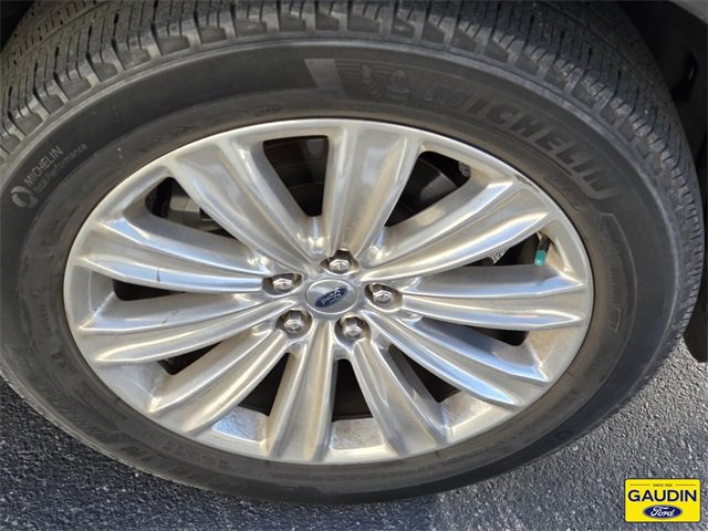 Certified 2020 Ford Explorer Limited w/ Class III Trailer Tow Package image 3