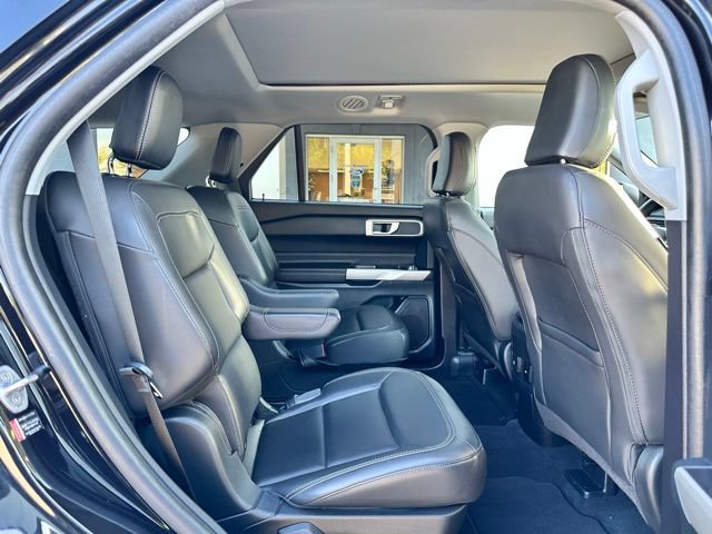 Certified 2022 Ford Explorer XLT w/ Equipment Group 202A AWD/4WD image 44