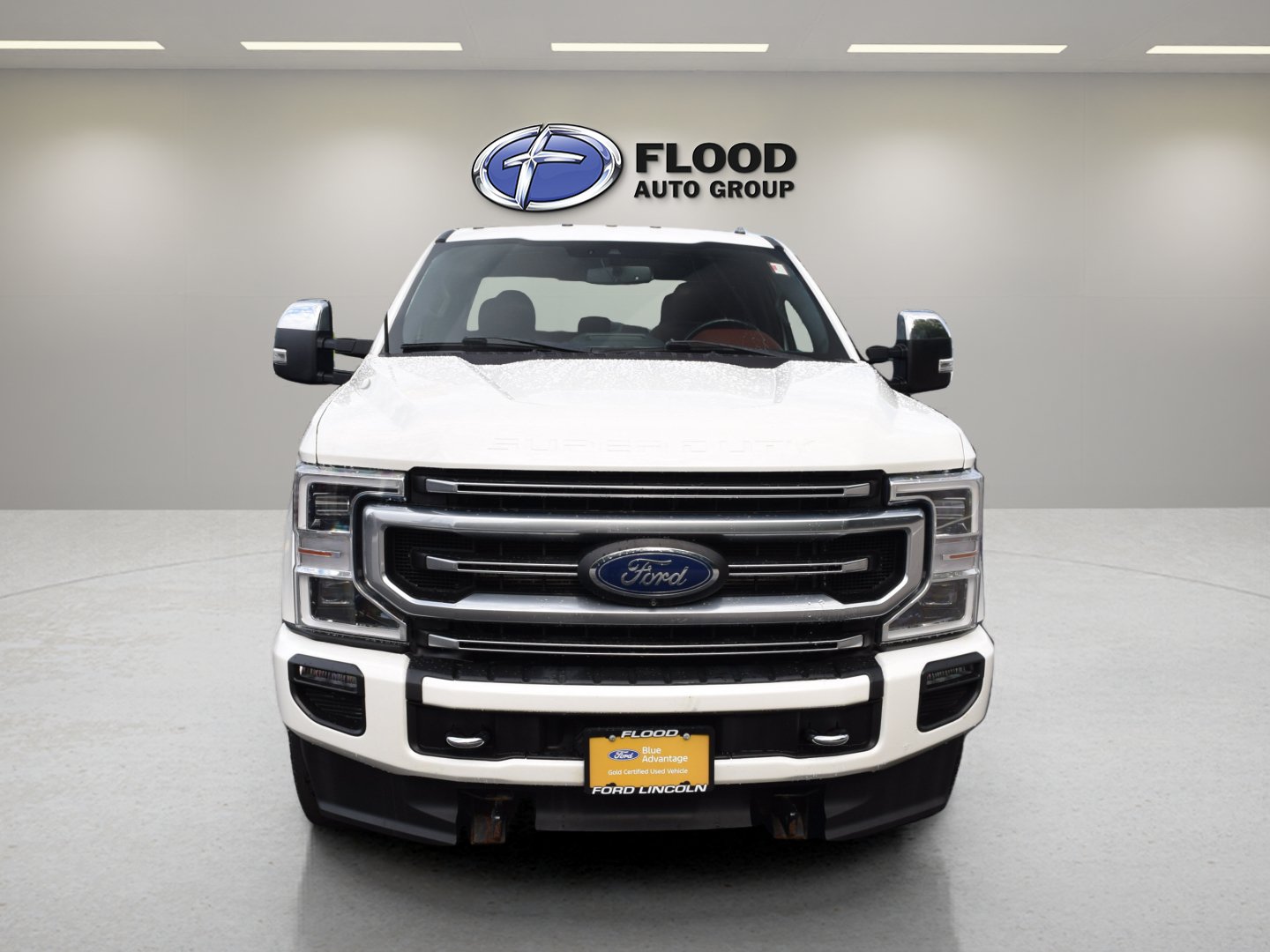 Certified 2022 Ford F350 Platinum w/ FX4 Off-Road Package AWD/4WD image 2