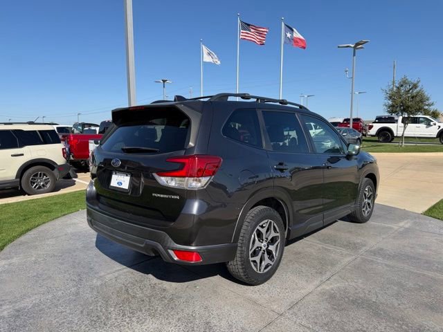 Used 2019 Subaru Forester Premium image 3