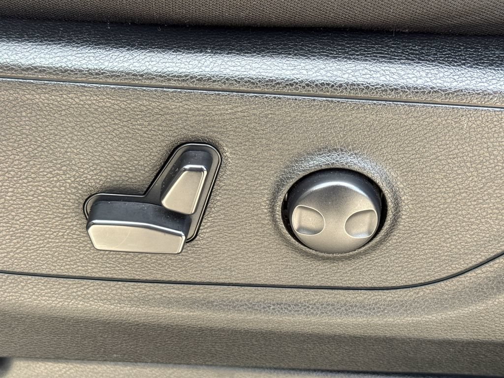 Used 2023 RAM 1500 Big Horn AWD/4WD image 25