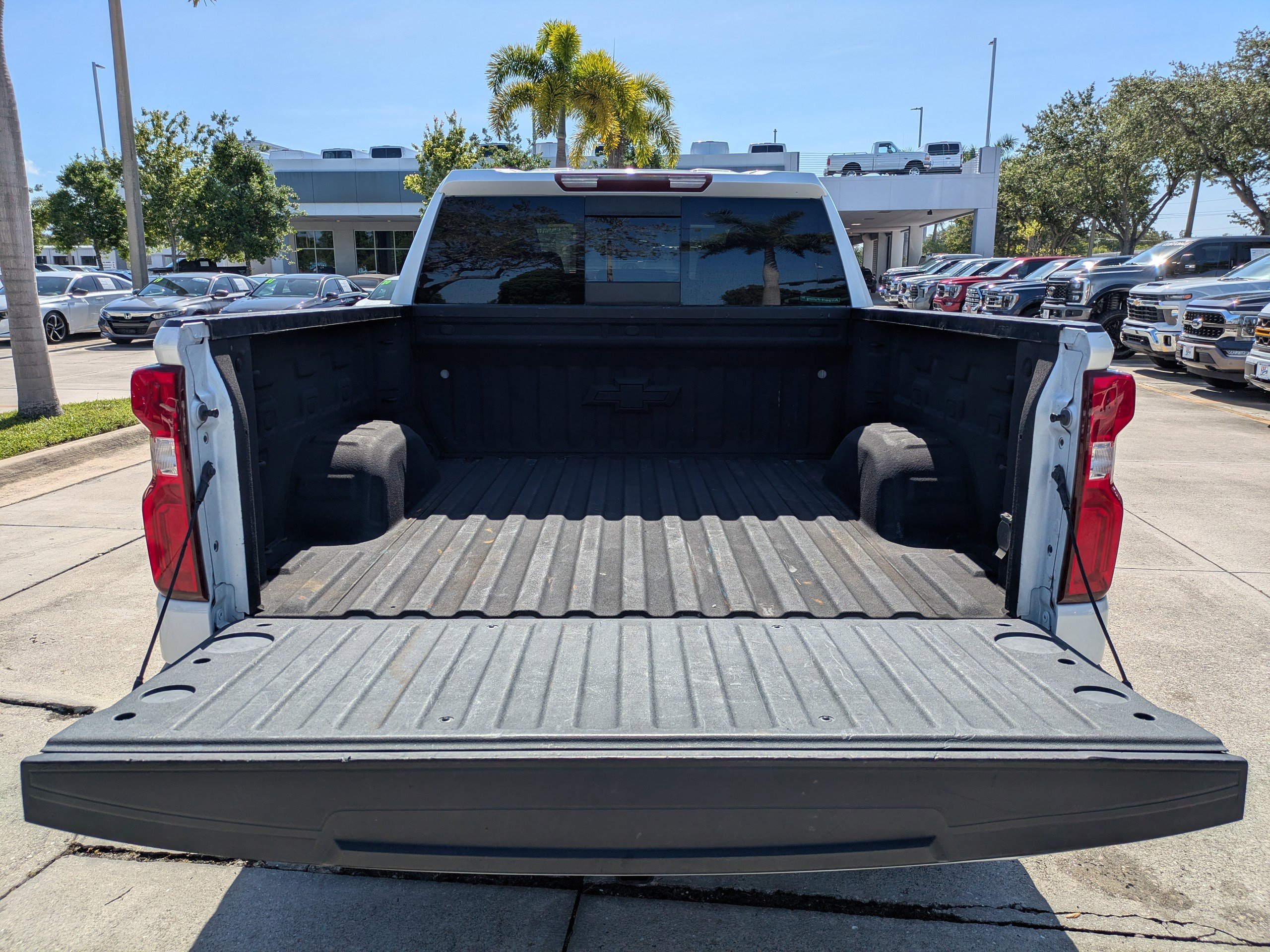 Used 2021 Chevrolet Silverado 1500 LT Trail Boss w/ Convenience Package II AWD/4WD image 13