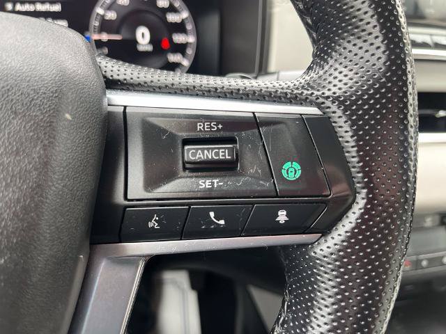 Used 2023 Mitsubishi Outlander AWD image 28