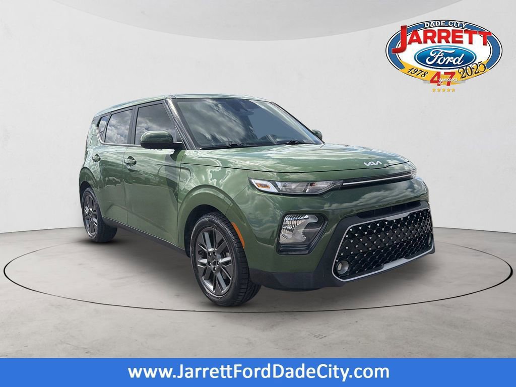 Used 2022 Kia Soul EX FWD image 1