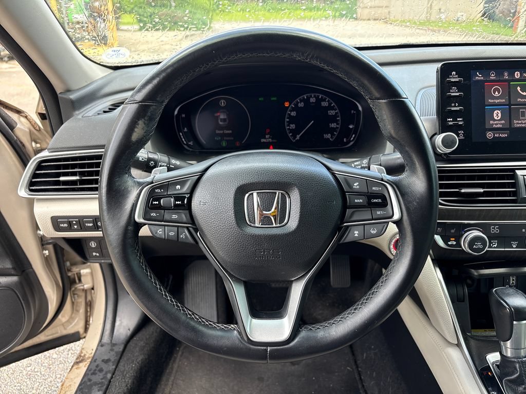 Used 2018 Honda Accord Touring image 16