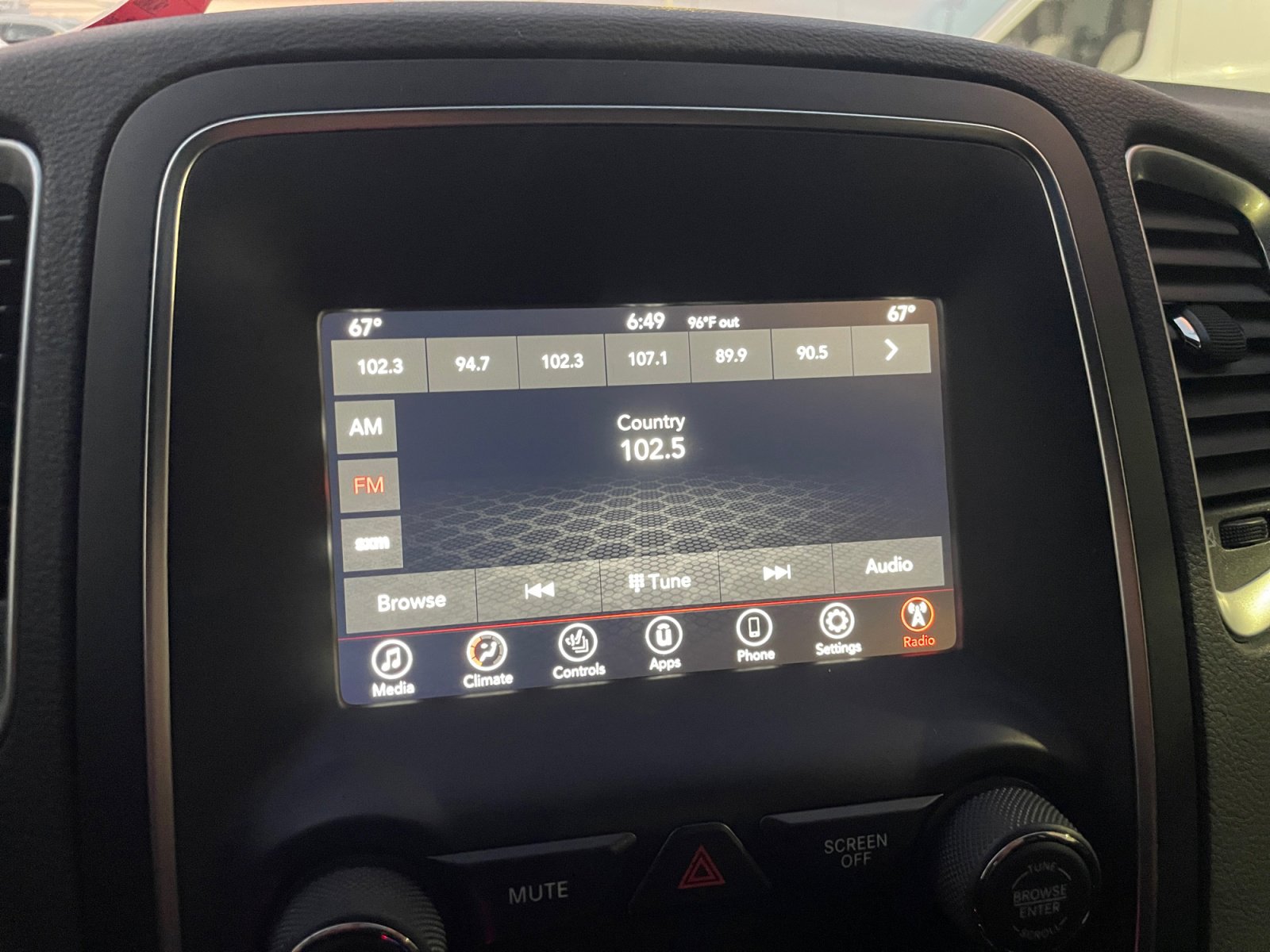 Used 2020 Dodge Durango SXT image 22